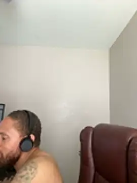 Fathero1time Adlı Modelin Canlı XXX Sohbeti
