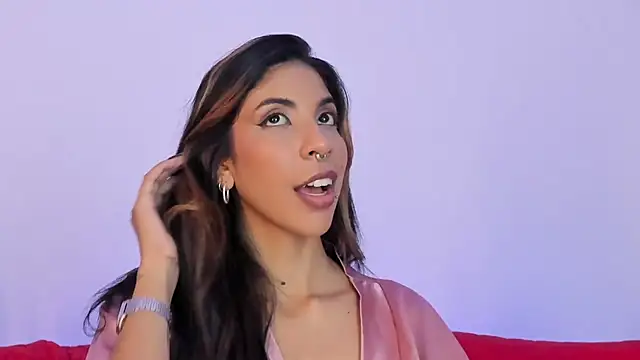 Chat +18 de VioletaHills_ ao vivo