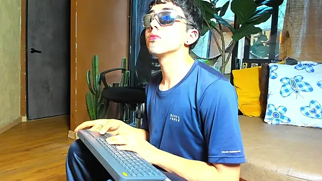 AxelStong Live XXX-Chat