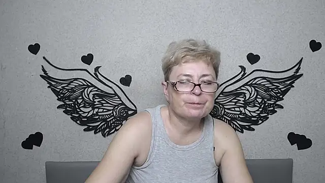 EmiliaGree's Live XXX Chat