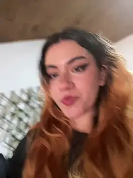 NikkiNix XXX чат на живо
