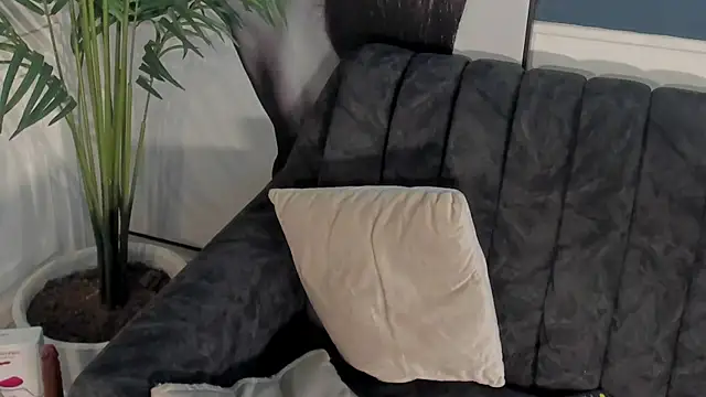 Skyyle_ Adlı Modelin Canlı XXX Sohbeti