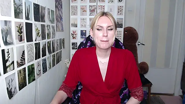 CapriScorpion Chat XXX live