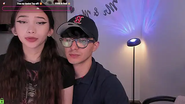 Mikeyvioleta_'s Live XXX Chat