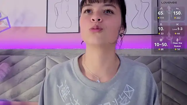 צ'אט XXX בשידור חי של Kiki_Cam__