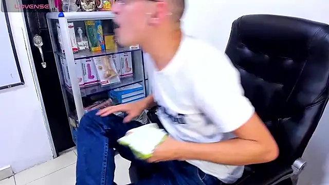 Alexx_bigcockk Obrolan Langsung XXX