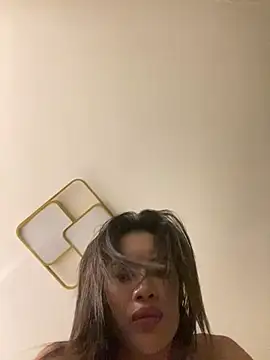 hechanovaa Adlı Modelin Canlı XXX Sohbeti