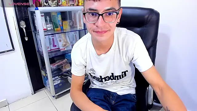 Chat XXX en directo de Alexx_bigcockk