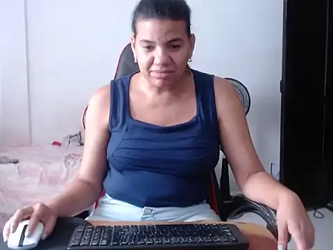 צ'אט XXX בשידור חי של Adriana_0312