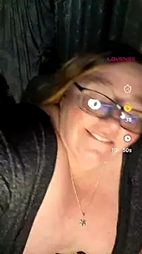 Chat +18 de Iceprincess2bad4u ao vivo