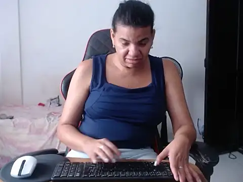 Adriana_0312 라이브 XXX 채팅