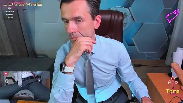 XXX chat uživo modela SteveTiger