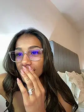 צ'אט XXX בשידור חי של cata_777