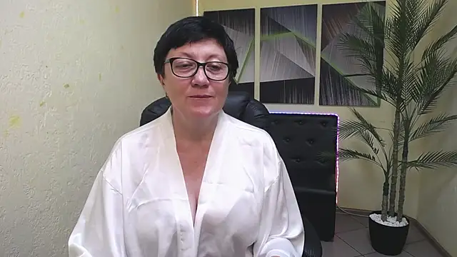 EmilyL0ve Live XXX-chat
