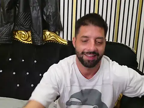 TommyDum XXX чат на живо