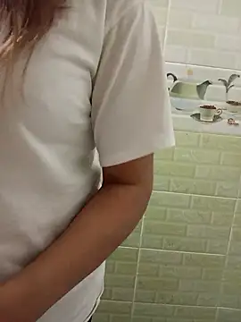 Tanha18 Adlı Modelin Canlı XXX Sohbeti