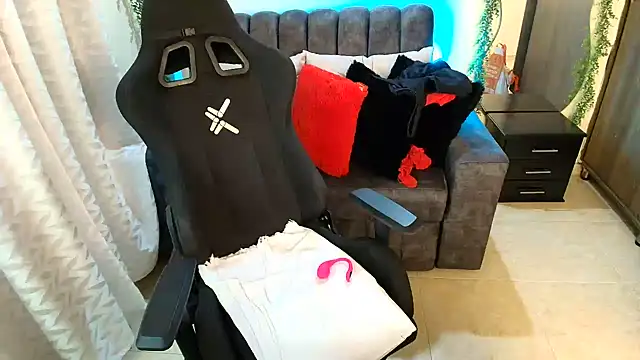 LUCYMILF_SEXY's Live XXX Chat