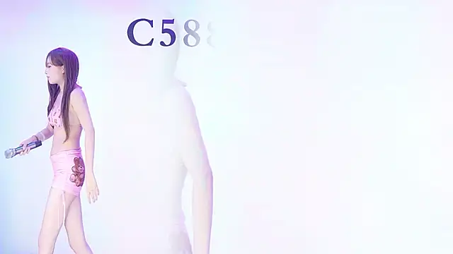 C5888: απευθείας συνομιλία ΧΧΧ