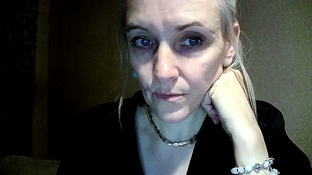XXX chat uživo modela Calissako