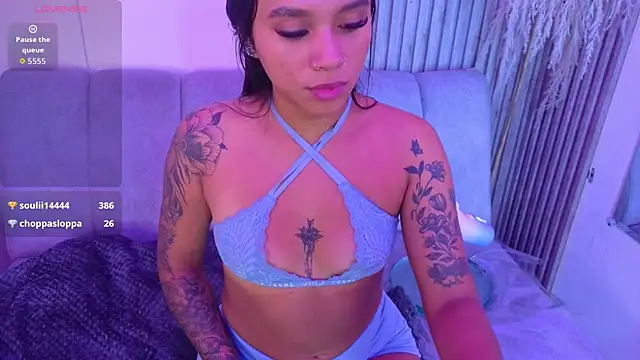 miiaboss_'s Live XXX Chat