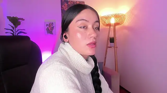 LucyBloom_ élő XXX-chatje