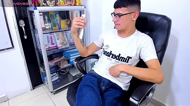 Alexx_bigcockkのライブXXXチャット