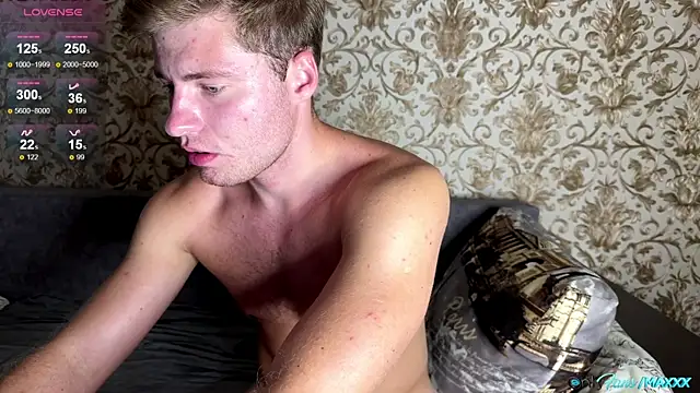 Вебкам-шоу Maxhornyblondieman