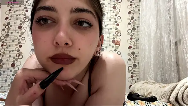 Evavoid Adlı Modelin Canlı XXX Sohbeti