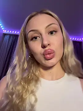 Živý XXX chat Emelia_Angel