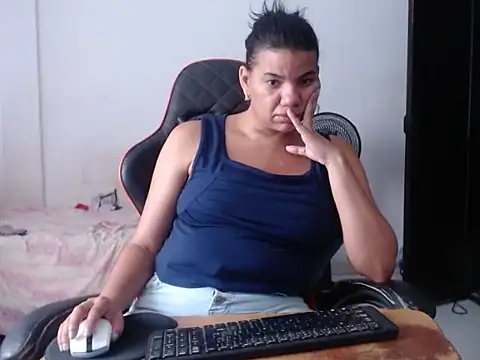 Adriana_0312's Live XXX Chat