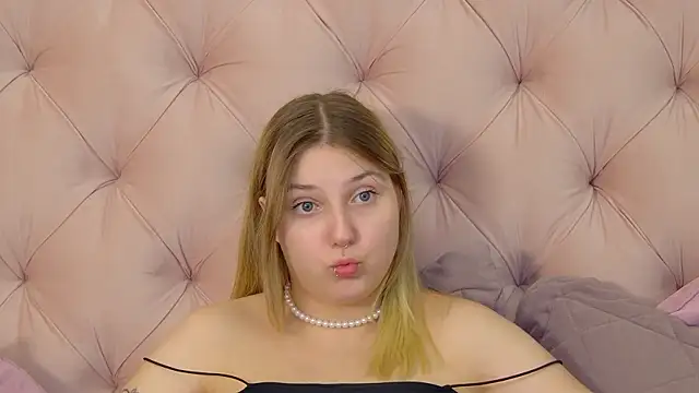 TinnaBurton's Live XXX Chat
