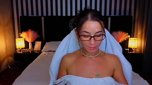 Chat +18 de GracefulMichelle ao vivo