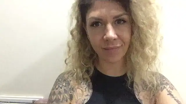 Olyviaa's Live XXX Chat