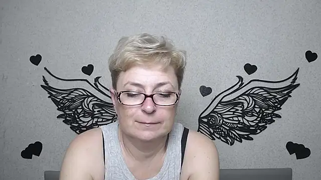 EmiliaGree's Live XXX Chat