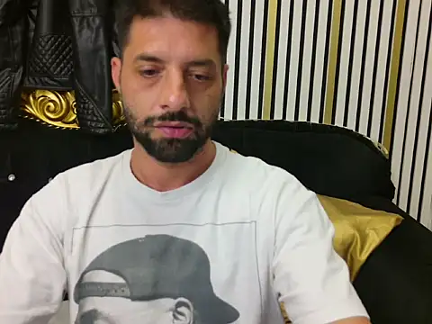 دردشة TommyDum الجنسية المباشرة