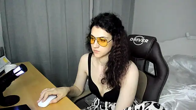 noveya Adlı Modelin Canlı XXX Sohbeti