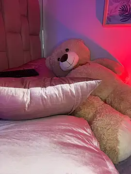 Taylor__0 XXX чат на живо