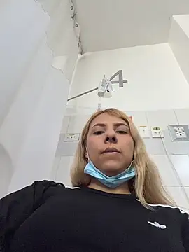 Chat XXX en directo de DollMagguie