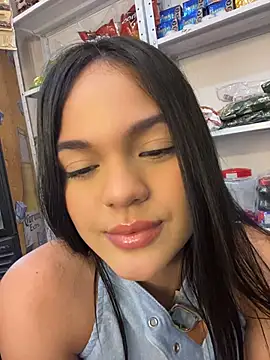 Bella-Ferrer élő XXX-chatje