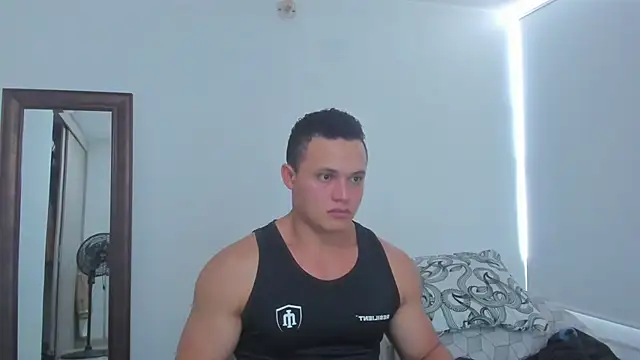 KingLevi01's Live XXX Chat