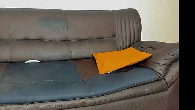 Chatroom XXX en direct de KingAura8