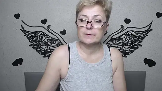 EmiliaGree's Live XXX Chat