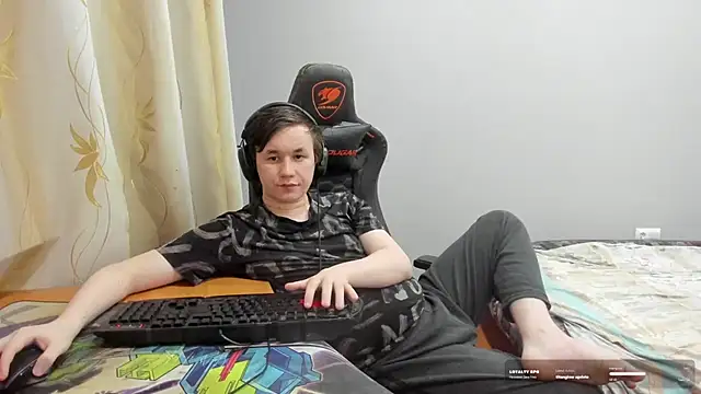iliaskrislove's Live XXX Chat