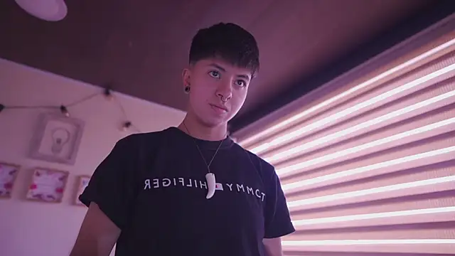 tommy_blue 라이브 XXX 채팅