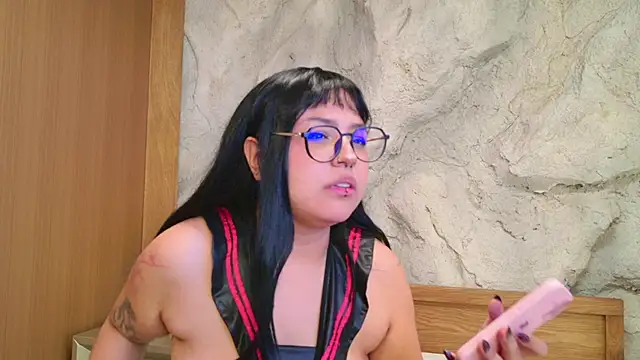 nekovamp_ live XXX chat