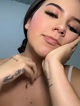 Brittany_Roxx's Live XXX Chat