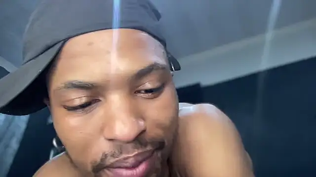 BlueIceCube Chat XXX in diretta