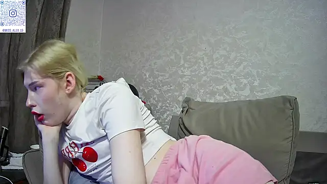Sasyhk0 Adlı Modelin Canlı XXX Sohbeti