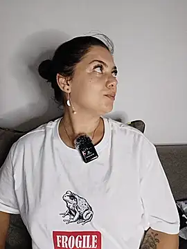 Noraa_me's Live XXX Chat