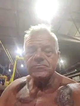 gymrat61 Chat XXX in diretta